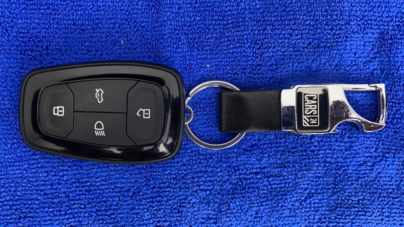 2023 Tata PUNCH ACCOMPLISHED MT, Petrol, Manual, 13,132 km, Key Close Up