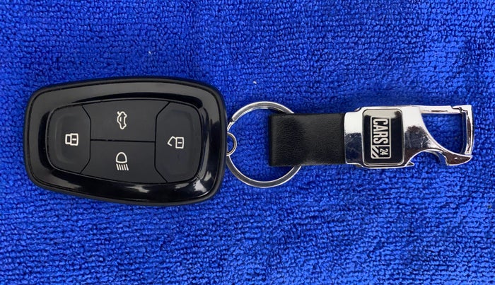2023 Tata PUNCH ACCOMPLISHED MT, Petrol, Manual, 13,132 km, Key Close Up
