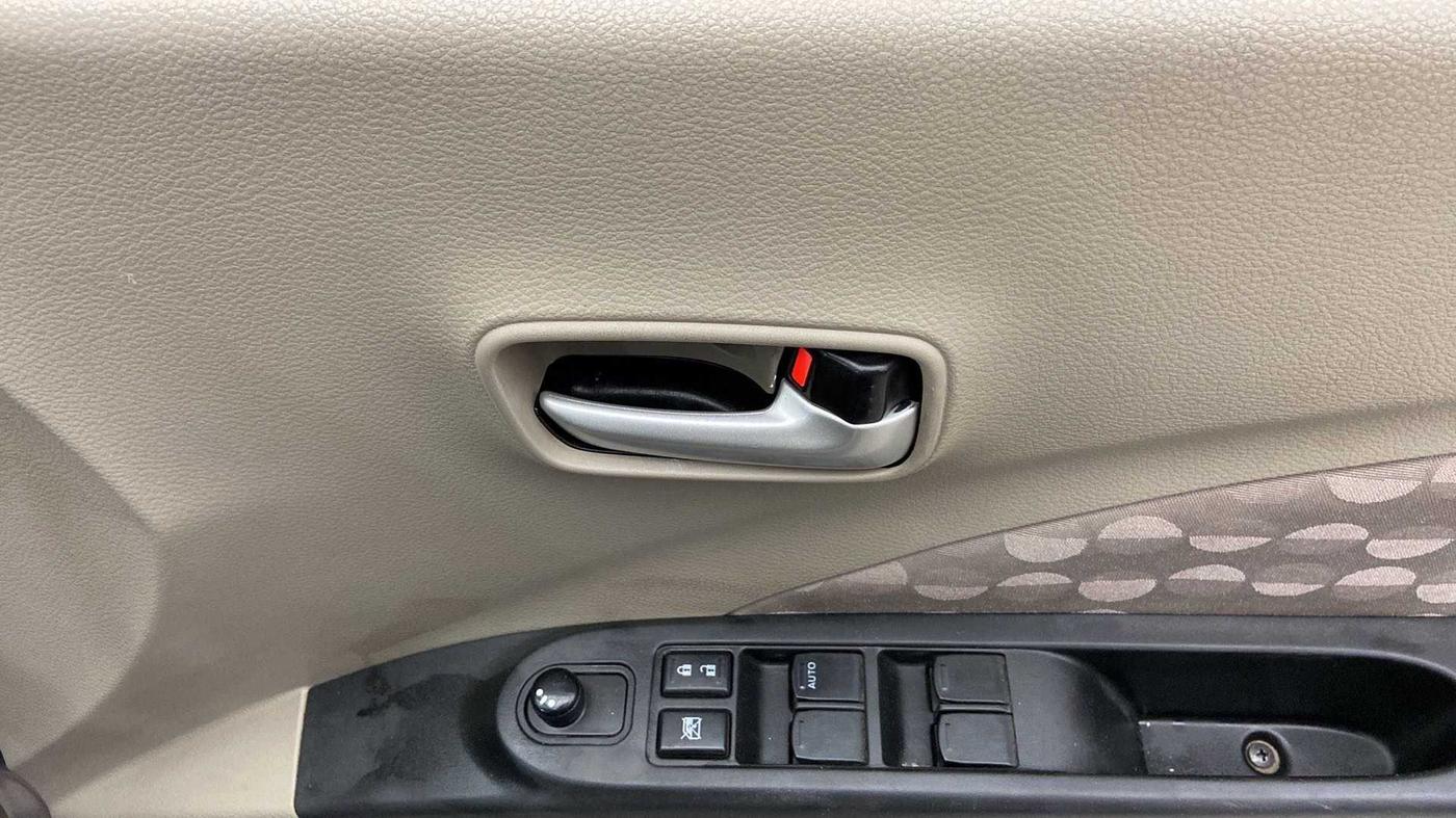 2017 Maruti Celerio ZXI, Petrol, Manual, 30,538 km, Driver Side Door Panels Control