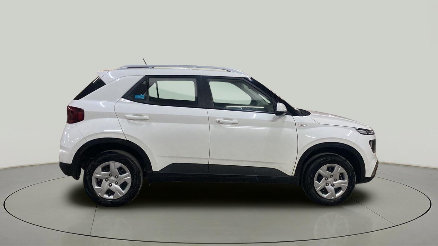 2022 Hyundai VENUE S 1.2, Petrol, Manual, 8,958 km, Right Side View