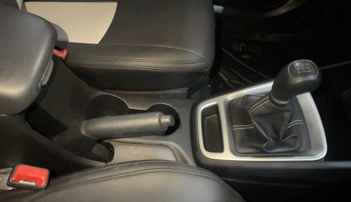 2022 Hyundai VENUE S 1.2, Petrol, Manual, 8,958 km, Gear Lever