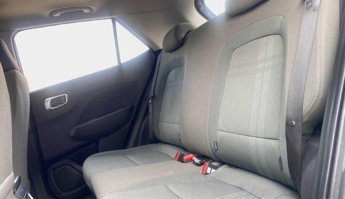 2020 Hyundai VENUE SX PLUS 1.0 TURBO DCT, Petrol, Automatic, 22,906 km, Right Side Rear Door Cabin