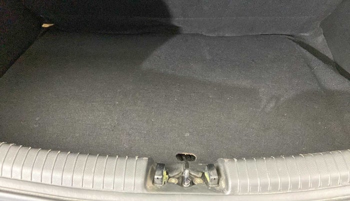 2019 Hyundai Grand i10 MAGNA AT 1.2 KAPPA VTVT, Petrol, Automatic, 15,444 km, Boot Inside