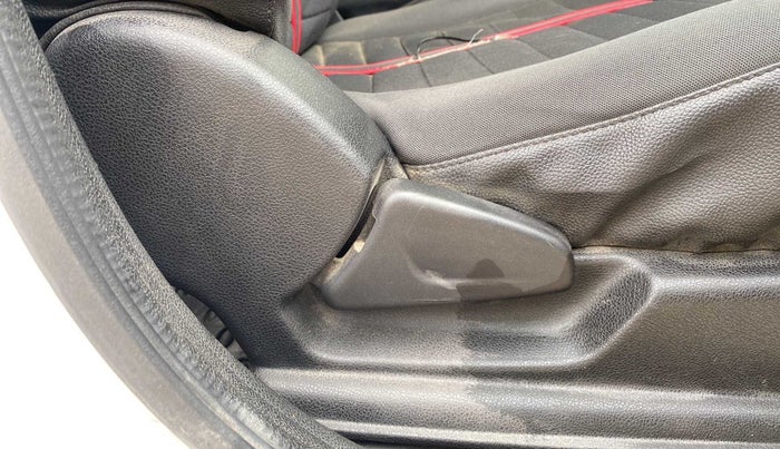 2020 Renault Kwid RXT 1.0 (O), Petrol, Manual, 40,905 km, Driver Side Adjustment Panel