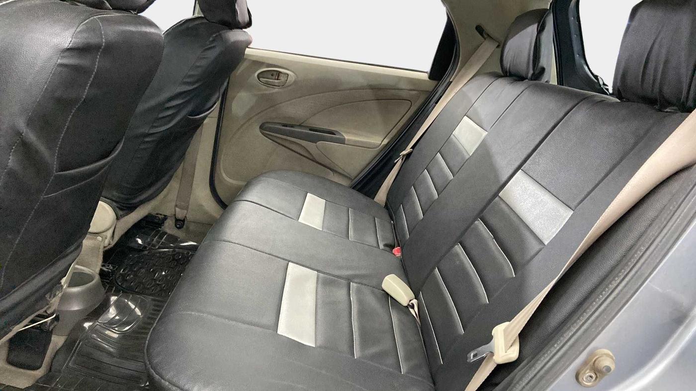 2016 Toyota Etios Liva G, Petrol, Manual, 20,036 km, Right Side Rear Door Cabin