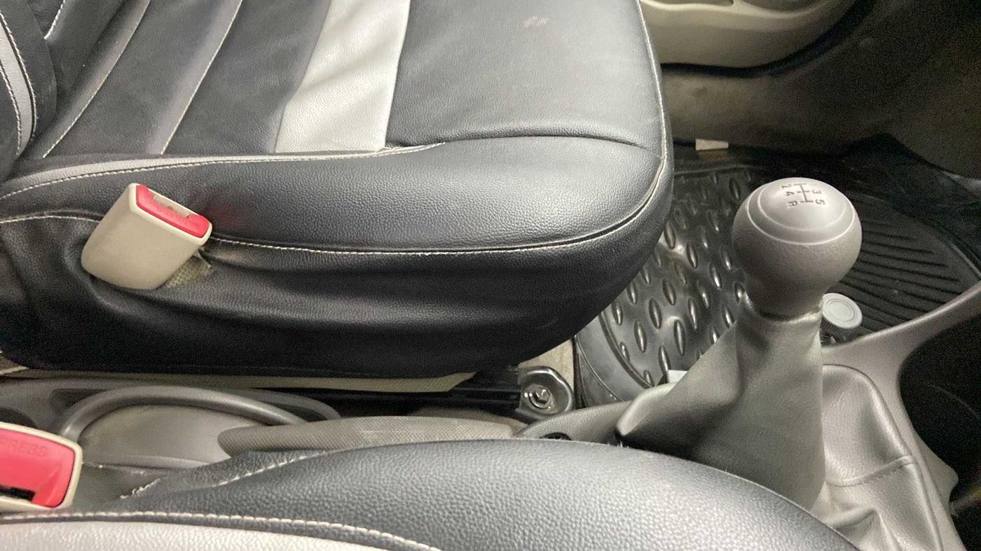 2016 Toyota Etios Liva G, Petrol, Manual, 20,036 km, Gear Lever