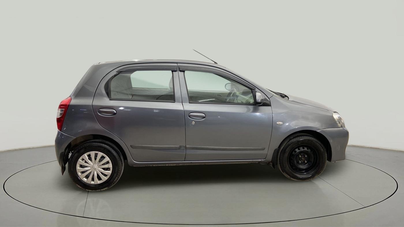 2016 Toyota Etios Liva G, Petrol, Manual, 20,036 km, Right Side View