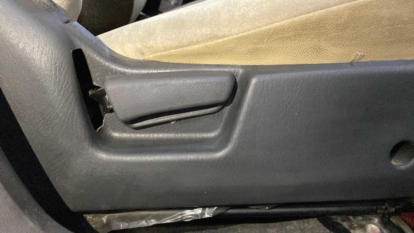 2015 Maruti Alto K10 VXI AMT, Petrol, Automatic, 42,635 km, Driver Side Adjustment Panel
