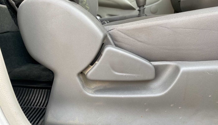 2017 Datsun Redi Go S, Petrol, Manual, 57,201 km, Driver Side Adjustment Panel