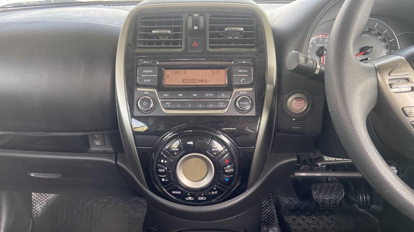2017 Nissan Micra XV CVT, Petrol, Automatic, 42,224 km, Air Conditioner