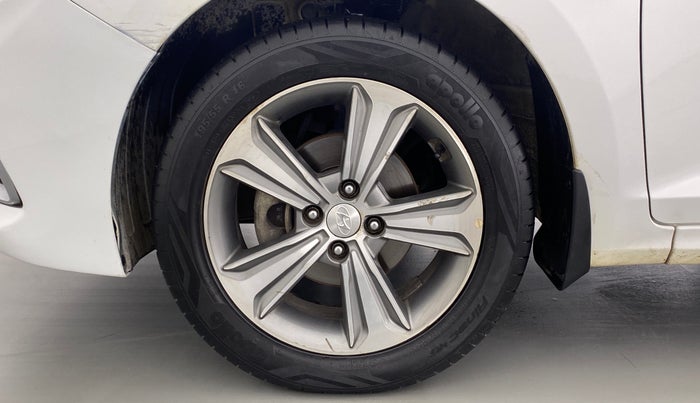 2017 Hyundai Verna 1.6 SX VTVT AT (O), Petrol, Automatic, 49,336 km, Left Front Wheel