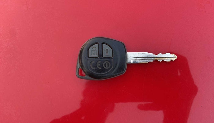 2017 Maruti Baleno DELTA PETROL 1.2, Petrol, Manual, 1,03,971 km, Key Close Up