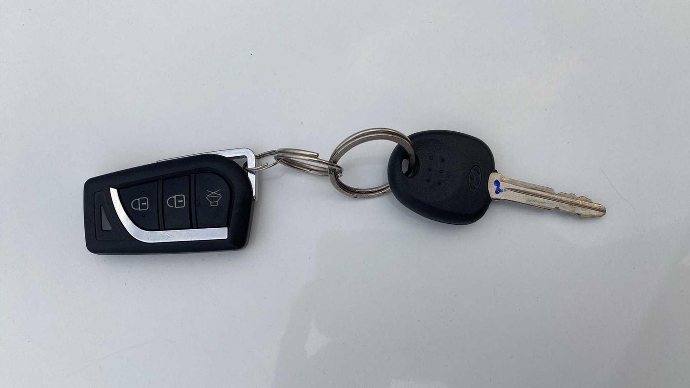 2020 Hyundai NEW SANTRO MAGNA, Petrol, Manual, 33,737 km, Key Close Up