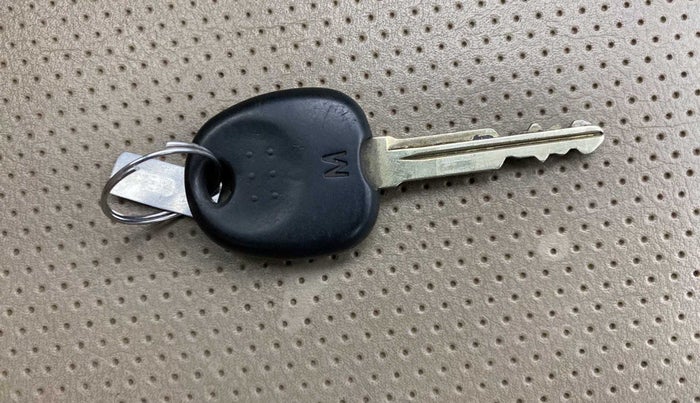 2018 Hyundai Eon ERA +, Petrol, Manual, 10,376 km, Key Close Up