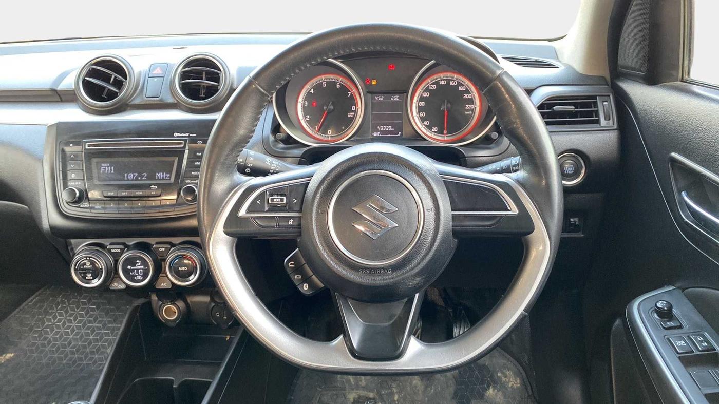 2018 Maruti Swift ZXI, Petrol, Manual, 43,302 km, Steering Wheel Close Up