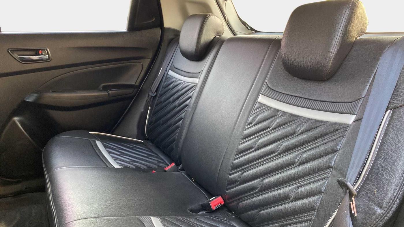 2018 Maruti Swift ZXI, Petrol, Manual, 43,302 km, Right Side Rear Door Cabin