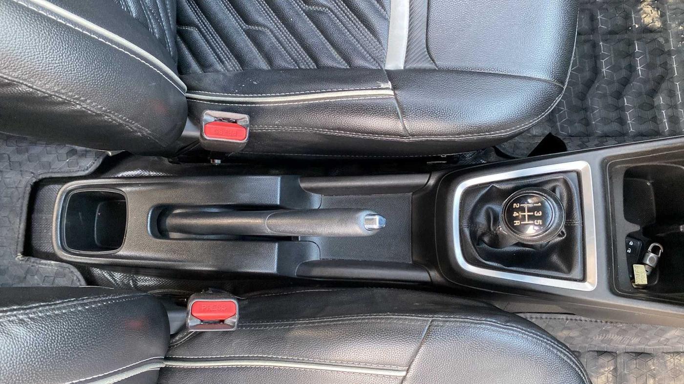 2018 Maruti Swift ZXI, Petrol, Manual, 43,302 km, Gear Lever