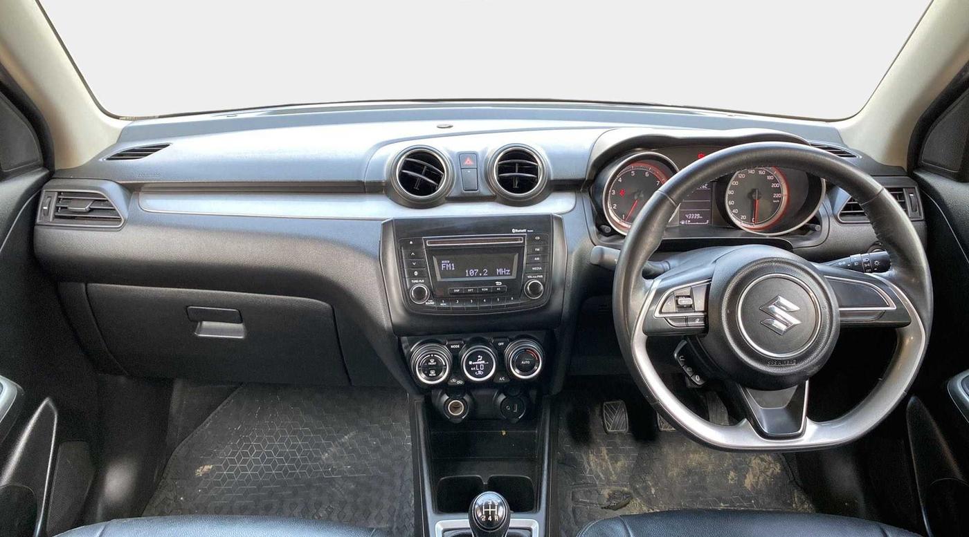 2018 Maruti Swift ZXI, Petrol, Manual, 43,302 km, Dashboard