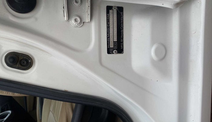 2014 Honda City 1.5L I-VTEC S MT, Petrol, Manual, 79,778 km, Left B pillar - Paint is slightly faded
