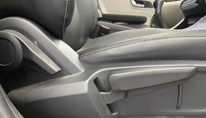 2021 Tata ALTROZ XZ PLUS I-TURBO PETROL, Petrol, Manual, 33,512 km, Driver Side Adjustment Panel