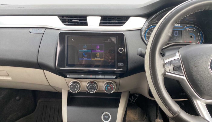 2021 Renault TRIBER RXZ AMT DUAL TONE, Petrol, Automatic, 16,016 km, Air Conditioner