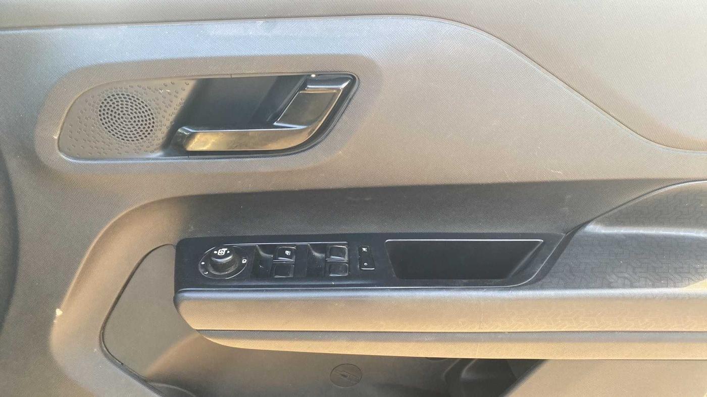 2022 Tata PUNCH CREATIVE 1.2 MT KAZIRANGA EDITION , Petrol, Manual, 34,654 km, Driver Side Door Panels Control