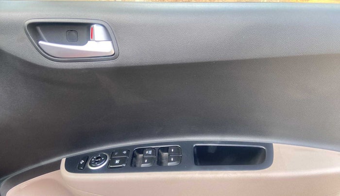 2018 Hyundai Grand i10 SPORTZ AT 1.2 KAPPA VTVT, Petrol, Automatic, 19,039 km, Driver Side Door Panels Control