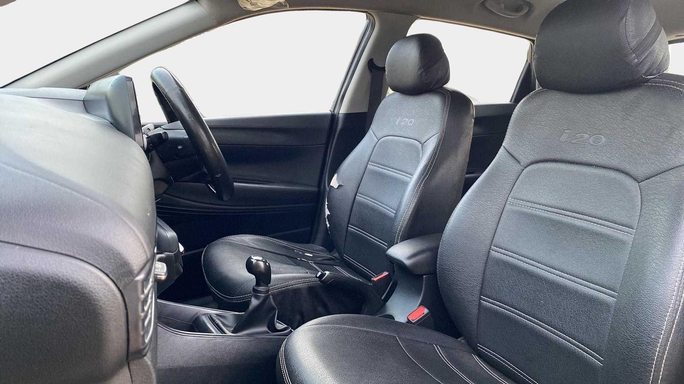 2021 Hyundai NEW I20 SPORTZ 1.2 MT, CNG, Manual, 40,535 km, Right Side Front Door Cabin