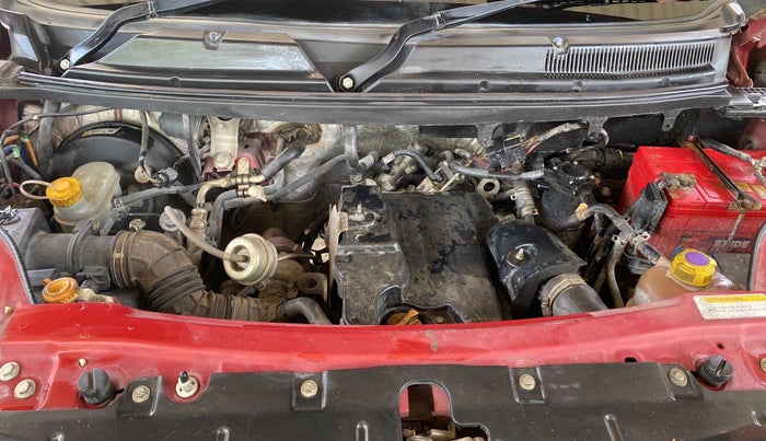2016 Mahindra TUV300 T8, Diesel, Manual, 1,12,431 km, Open Bonet