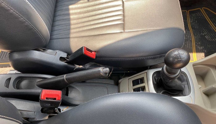 2016 Maruti Alto K10 VXI, Petrol, Manual, 64,187 km, Gear Lever