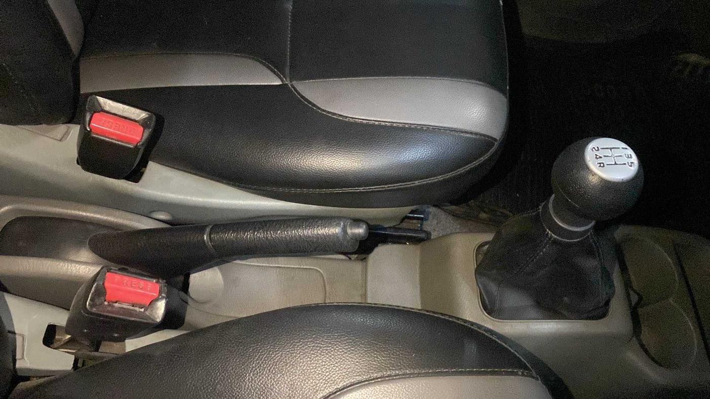 2013 Maruti Alto K10 VXI, Petrol, Manual, 49,119 km, Gear Lever