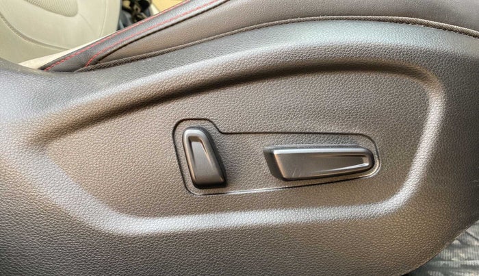 2020 KIA SELTOS GTX PLUS 1.4 PETROL, Petrol, Manual, 28,589 km, Driver Side Adjustment Panel