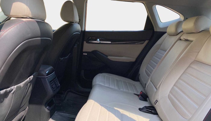 2020 KIA SELTOS GTX PLUS 1.4 PETROL, Petrol, Manual, 28,589 km, Right Side Rear Door Cabin
