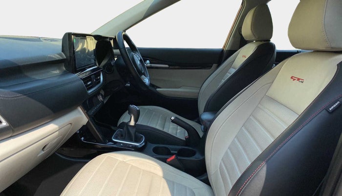2020 KIA SELTOS GTX PLUS 1.4 PETROL, Petrol, Manual, 28,589 km, Right Side Front Door Cabin