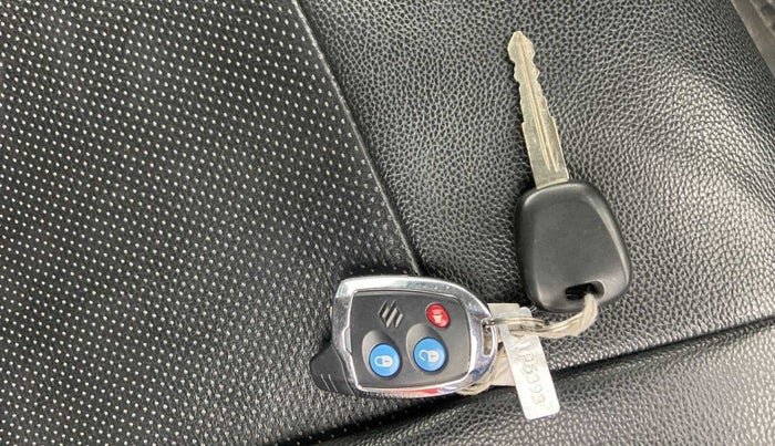2018 Maruti Wagon R 1.0 LXI CNG, CNG, Manual, 65,038 km, Key Close Up