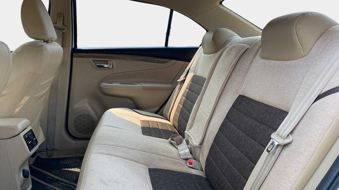 2021 Maruti Ciaz SIGMA 1.5 SHVS MT  PETROL, Petrol, Manual, 29,419 km, Right Side Rear Door Cabin