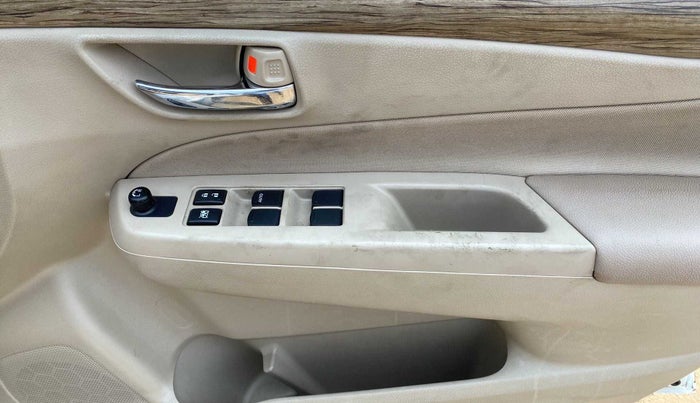 2021 Maruti Ciaz SIGMA 1.5 SHVS MT  PETROL, Petrol, Manual, 29,419 km, Driver Side Door Panels Control