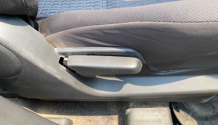 2014 Maruti Ritz VXI, Petrol, Manual, 59,572 km, Driver Side Adjustment Panel