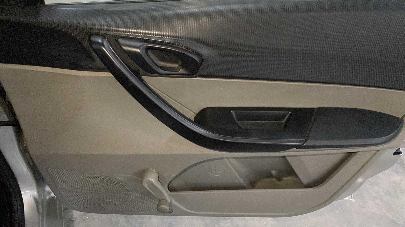 2018 Tata Tiago XE PETROL, Petrol, Manual, 10,376 km, Driver Side Door Panels Control