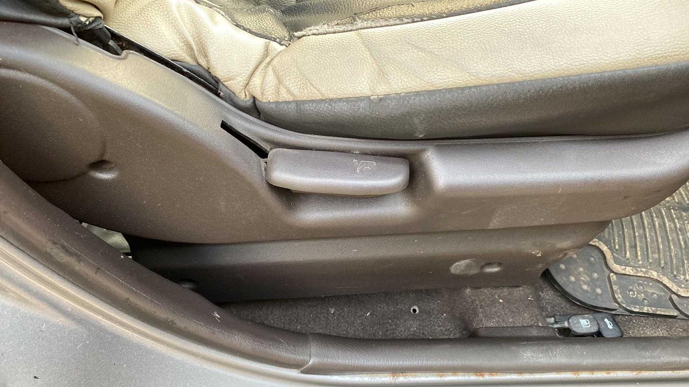 2012 Hyundai Santro Xing GLS, Petrol, Manual, 93,815 km, Driver Side Adjustment Panel