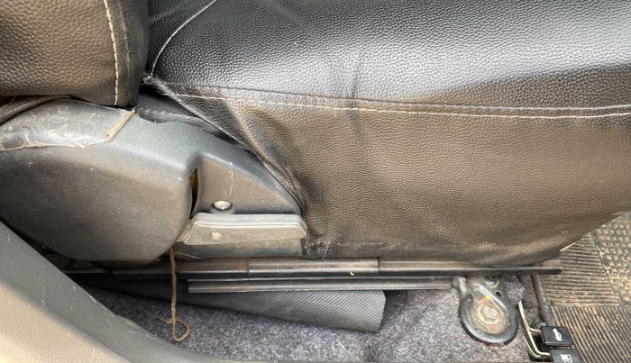 2017 Maruti Alto 800 LXI, Petrol, Manual, 51,158 km, Driver Side Adjustment Panel