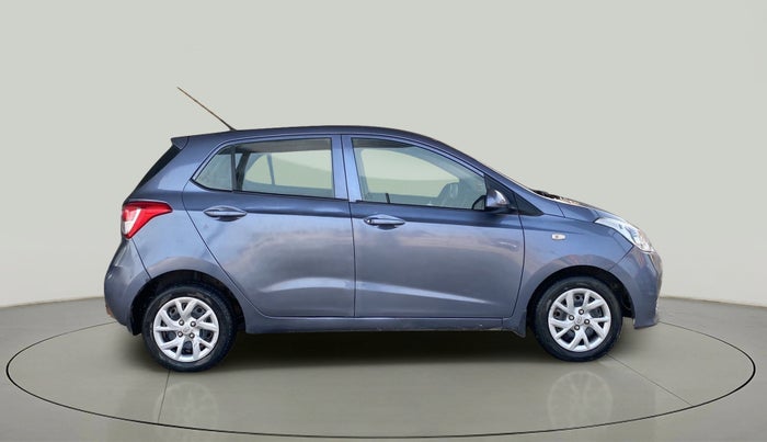 2017 Hyundai Grand i10 SPORTZ 1.2 KAPPA VTVT, Petrol, Manual, 22,702 km, Right Side View