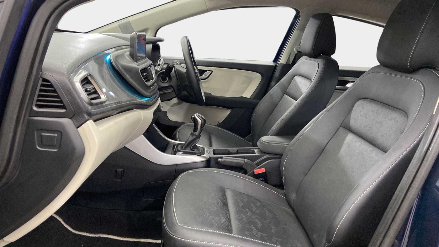 2022 Tata ALTROZ XZA PLUS, Petrol, Automatic, 17,688 km, Right Side Front Door Cabin