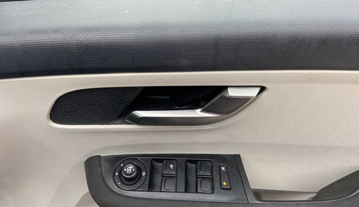 2022 Tata ALTROZ XZA PLUS, Petrol, Automatic, 17,688 km, Driver Side Door Panels Control