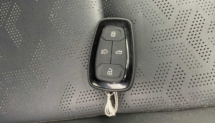 2022 Tata ALTROZ XZA PLUS, Petrol, Automatic, 17,688 km, Key Close Up