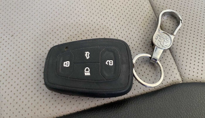 2022 Tata TIGOR XZ PLUS CNG, CNG, Manual, 15,256 km, Key Close Up