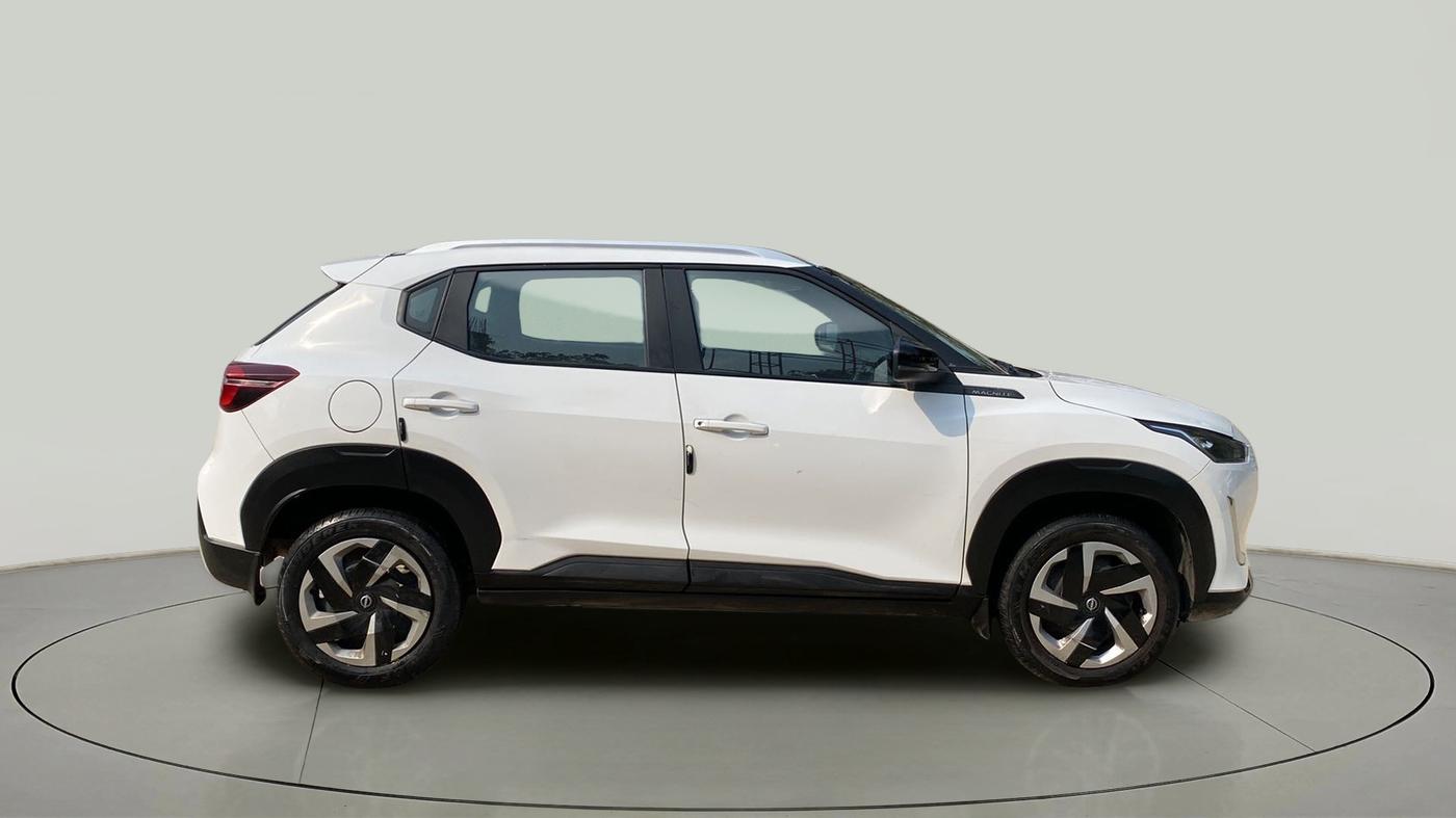 2021 Nissan MAGNITE XL, Petrol, Manual, 25,235 km, Right Side View