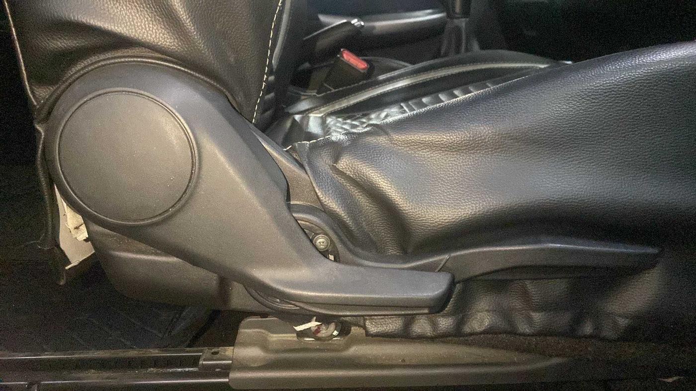 2020 Maruti Baleno ZETA PETROL 1.2, Petrol, Manual, 44,301 km, Driver Side Adjustment Panel