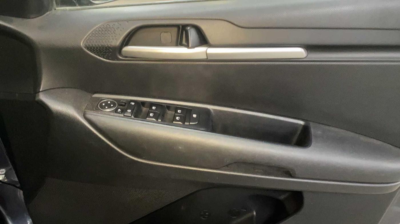 2023 KIA SONET HTK PLUS 1.0 IMT, Petrol, Manual, 12,376 km, Driver Side Door Panels Control