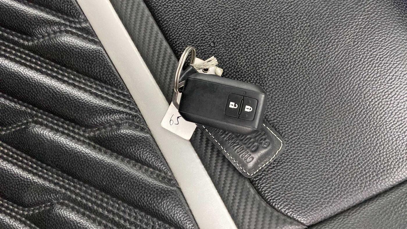 2018 Maruti Swift ZXI PLUS, Petrol, Manual, 30,355 km, Key Close Up